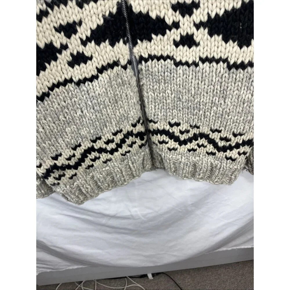 Cowichan Style Vintage Wool Sweater Men’s Large - Picture 3 of 9